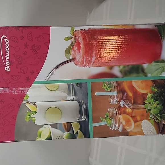 Brentwood Frozen Drink Machine - Picture 8 of 10